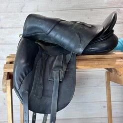 Used Revere Dressage Saddle 17.5/M 19 Used Revere Dressage Saddle 17.5/M -Western Tack Outlet Store 322 L Flap 75549.1684363633