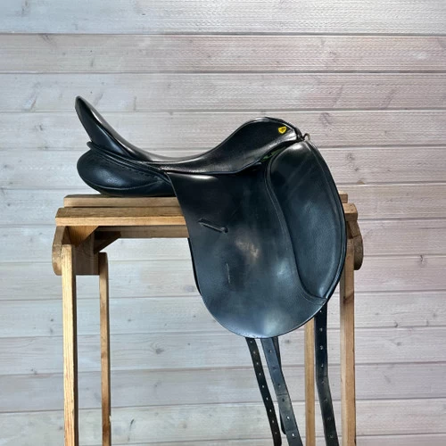 Used Revere Dressage Saddle 17.5/M 2 Used Revere Dressage Saddle 17.5/M - Image 2
