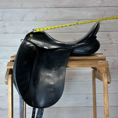 Used Revere Dressage Saddle 17.5/M 7 Used Revere Dressage Saddle 17.5/M - Image 7