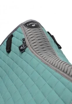 LeMieux Self-Cool Close Contact Square Pad -Western Tack Outlet Store self cooling cc spearment detail 4854 lemieux 95059.1670554193