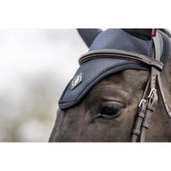 LeMieux Ultra Mesh Fly Hood -Western Tack Outlet Store ultra mesh fly bonnet black lifestyle 4828 lemieux 54648.1646167572